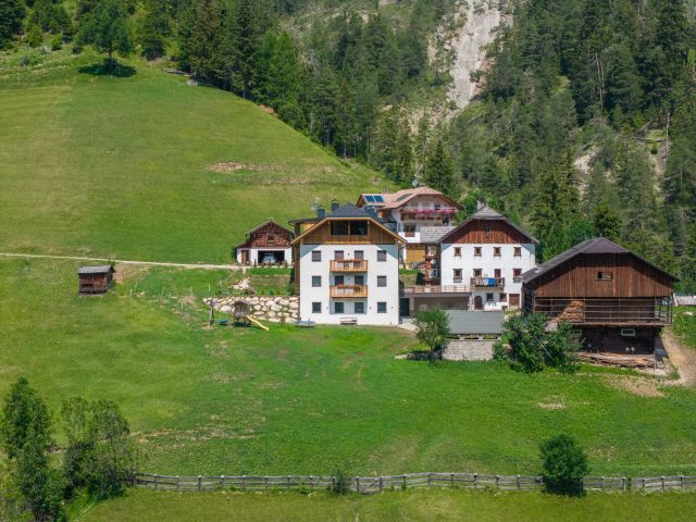 Image: Farm Holidays Lüch dl Chessl, Dolomites